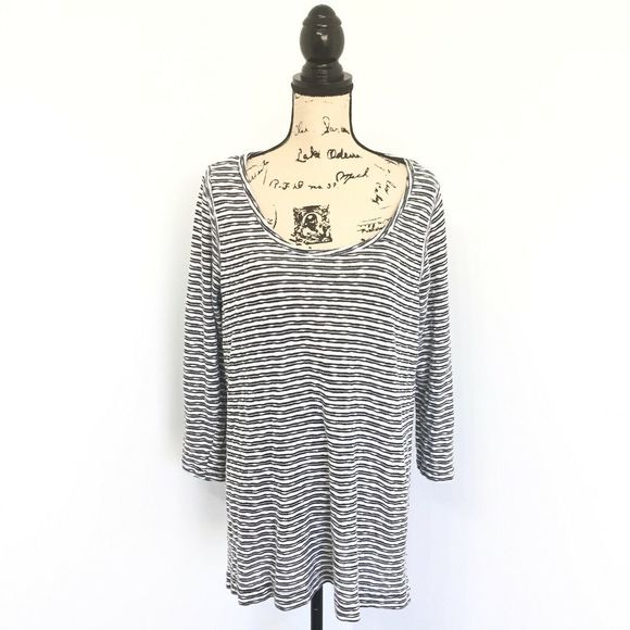 Lucy & Laurel Tops - Lucy & Laurel 1X Tunic Black White Striped Scoop